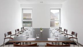 Der Meetingraum Similaun verfügt über Tageslicht und ist optimal geeignet für kleinere Barding-Meetings bis zu 15 Personen.